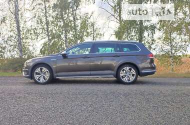 Универсал Volkswagen Passat Alltrack 2017 в Киеве