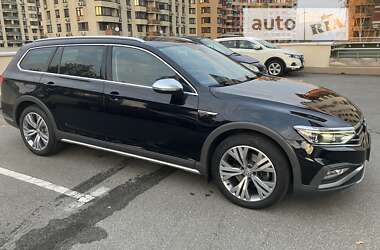 Универсал Volkswagen Passat Alltrack 2020 в Киеве