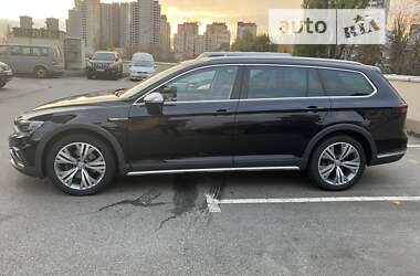 Универсал Volkswagen Passat Alltrack 2020 в Киеве