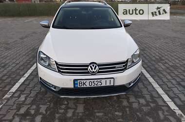Универсал Volkswagen Passat Alltrack 2014 в Вараше