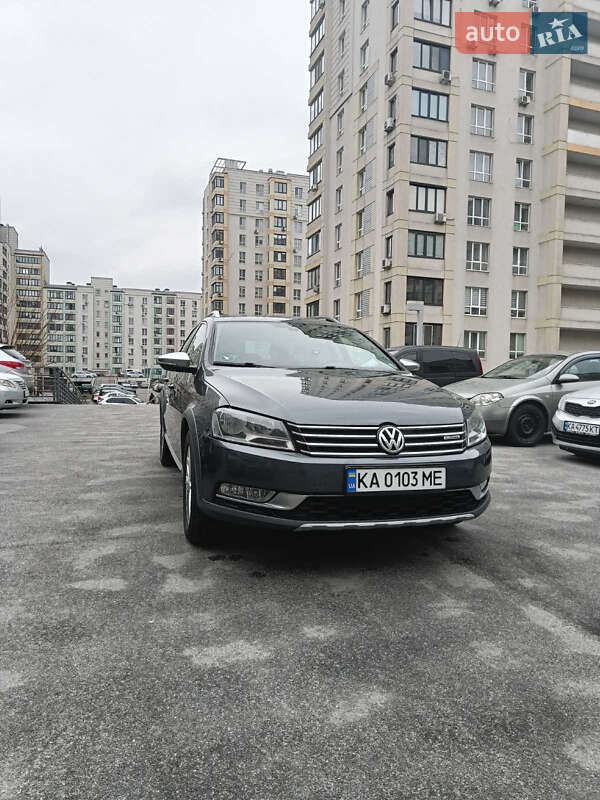 Універсал Volkswagen Passat Alltrack 2013 в Києві