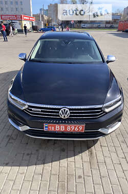 Универсал Volkswagen Passat Alltrack 2019 в Киеве