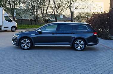 Универсал Volkswagen Passat Alltrack 2017 в Дубно