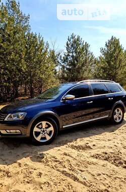 Универсал Volkswagen Passat Alltrack 2012 в Днепре