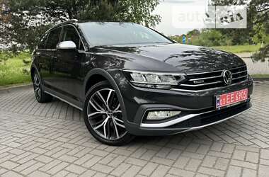 Универсал Volkswagen Passat Alltrack 2021 в Дрогобыче