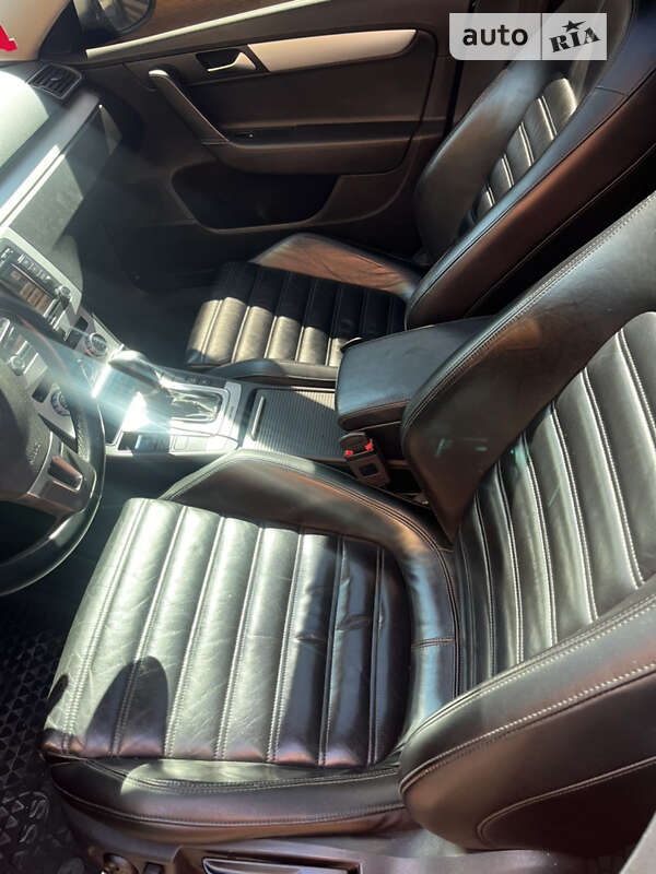 Универсал Volkswagen Passat Alltrack 2012 в Липовце