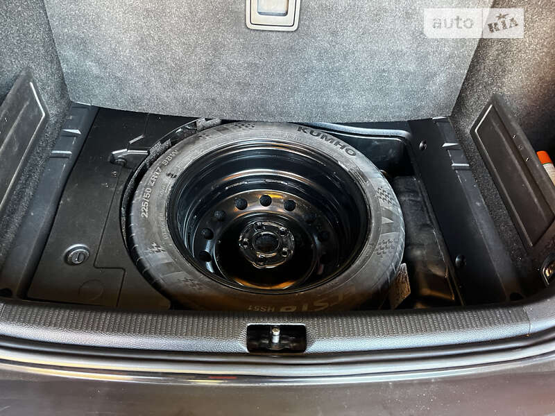 Универсал Volkswagen Passat Alltrack 2012 в Липовце