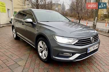 Универсал Volkswagen Passat Alltrack 2017 в Киеве