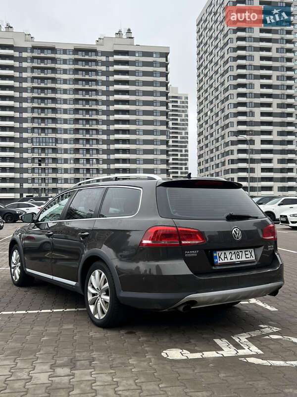 Универсал Volkswagen Passat Alltrack 2014 в Киеве