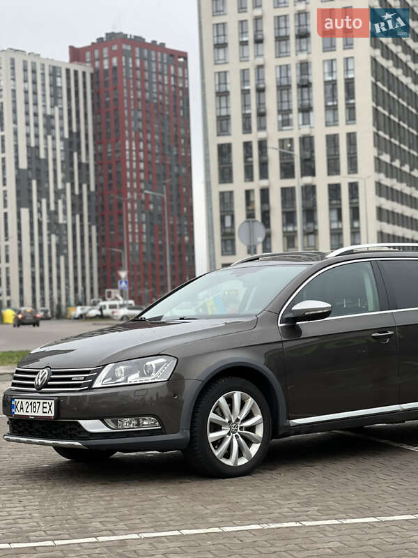 Универсал Volkswagen Passat Alltrack 2014 в Киеве