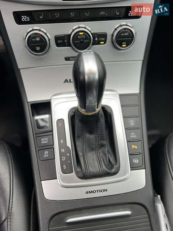 Универсал Volkswagen Passat Alltrack 2014 в Киеве