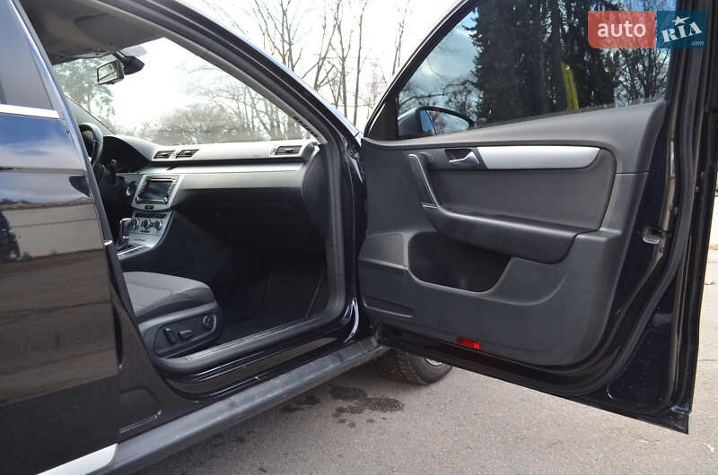 Универсал Volkswagen Passat Alltrack 2012 в Киеве
