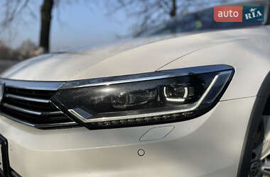 Универсал Volkswagen Passat Alltrack 2015 в Киеве