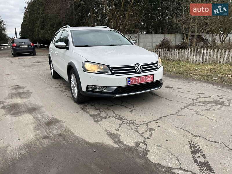 Універсал Volkswagen Passat Alltrack 2013 в Радивиліві