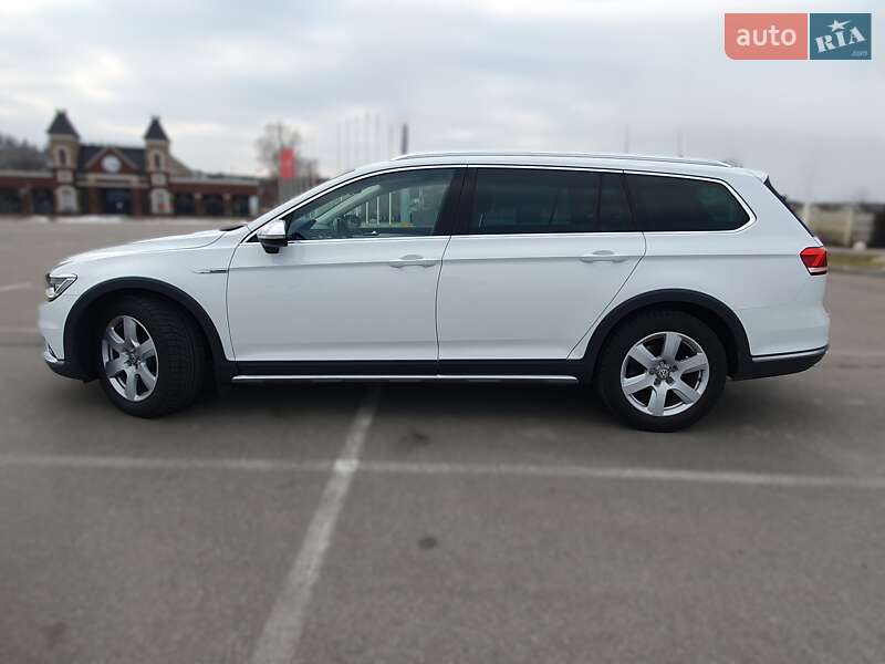 Универсал Volkswagen Passat Alltrack 2016 в Киеве