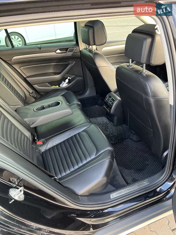 Універсал Volkswagen Passat Alltrack 2016 в Києві