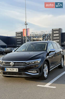 Универсал Volkswagen Passat Alltrack 2020 в Киеве