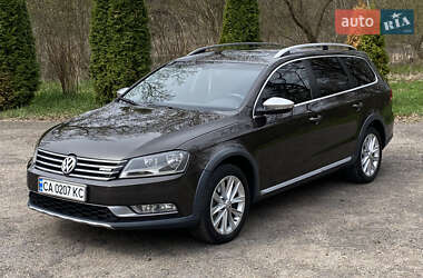 Універсал Volkswagen Passat Alltrack 2012 в 