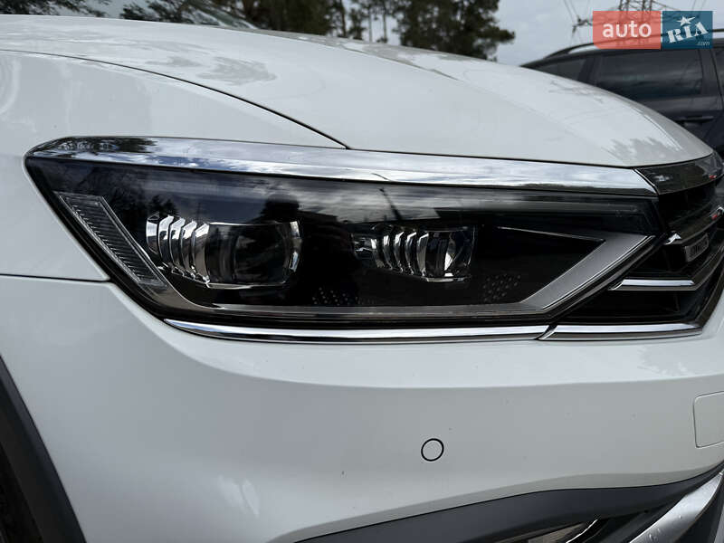 Универсал Volkswagen Passat Alltrack 2019 в Киеве