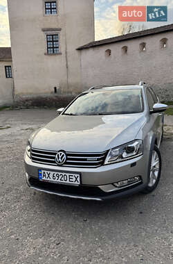 Універсал Volkswagen Passat Alltrack 2012 в Жовкві