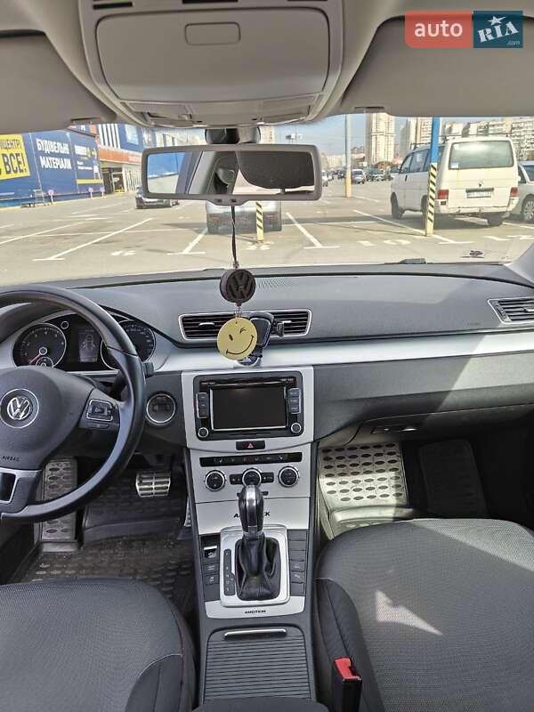 Универсал Volkswagen Passat Alltrack 2013 в Киеве
