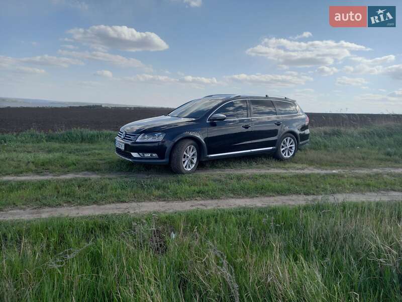 Универсал Volkswagen Passat Alltrack 2012 в Днепре