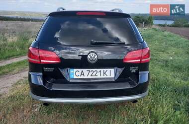 Універсал Volkswagen Passat Alltrack 2012 в 