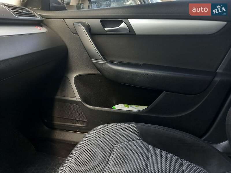 Универсал Volkswagen Passat Alltrack 2012 в Днепре