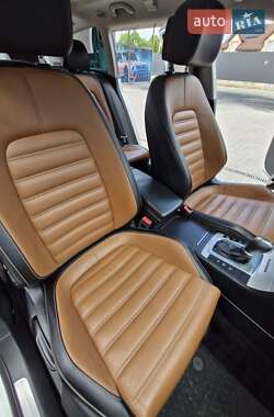 Універсал Volkswagen Passat Alltrack 2014 в 