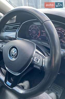 Универсал Volkswagen Passat Alltrack 2017 в 