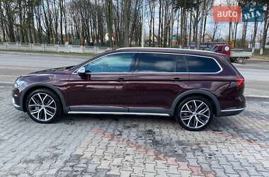 Универсал Volkswagen Passat Alltrack 2017 в 
