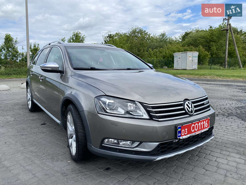 Універсал Volkswagen Passat Alltrack 2012 в 