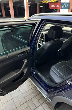 Универсал Volkswagen Passat Alltrack 2018 в 
