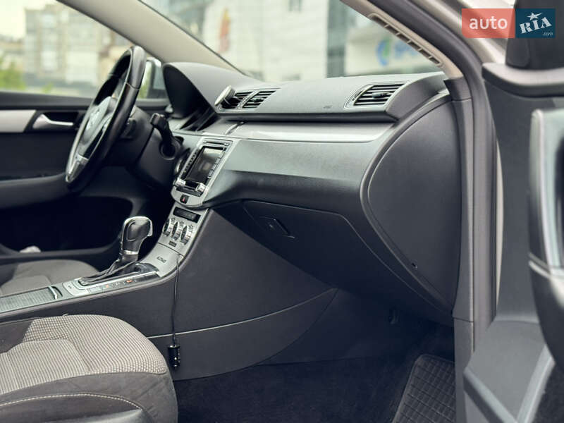 Універсал Volkswagen Passat Alltrack 2013 в Хмельницькому