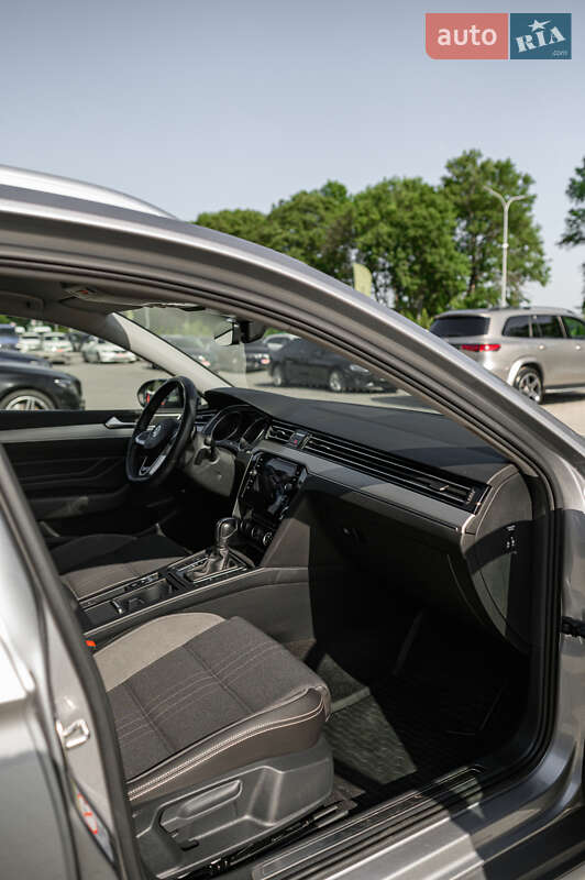 Универсал Volkswagen Passat Alltrack 2020 в Львове