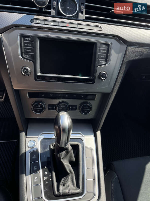 Универсал Volkswagen Passat Alltrack 2016 в Хусте