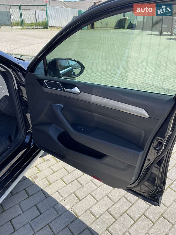 Универсал Volkswagen Passat Alltrack 2016 в Хусте