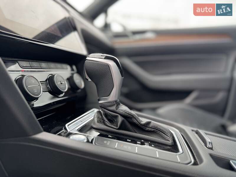 Универсал Volkswagen Passat Alltrack 2019 в Киеве фото 49 Универсал Volkswagen Passat Alltrack 2019 в Киеве