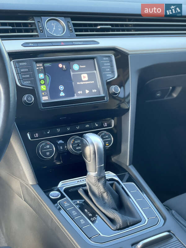 Универсал Volkswagen Passat Alltrack 2015 в Киеве