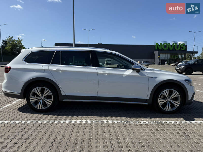 Универсал Volkswagen Passat Alltrack 2019 в Киеве