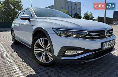 Універсал Volkswagen Passat Alltrack 2019 в Києві