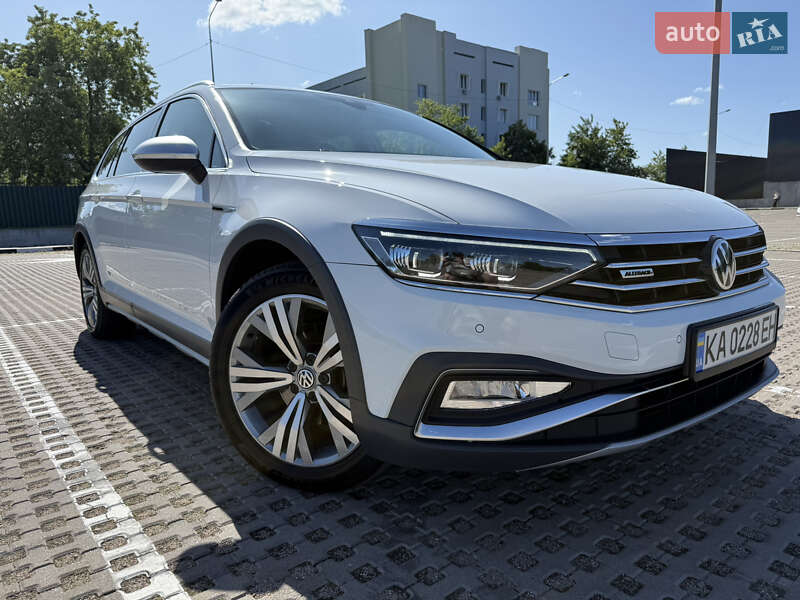 Универсал Volkswagen Passat Alltrack 2019 в Киеве