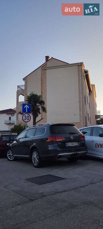 Універсал Volkswagen Passat Alltrack 2013 в  фото Універсал Volkswagen Passat Alltrack 2013 в