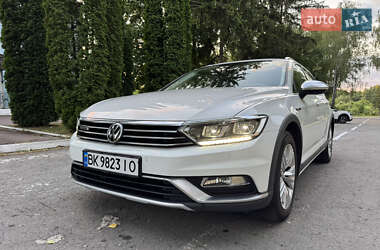 Универсал Volkswagen Passat Alltrack 2019 в Корце