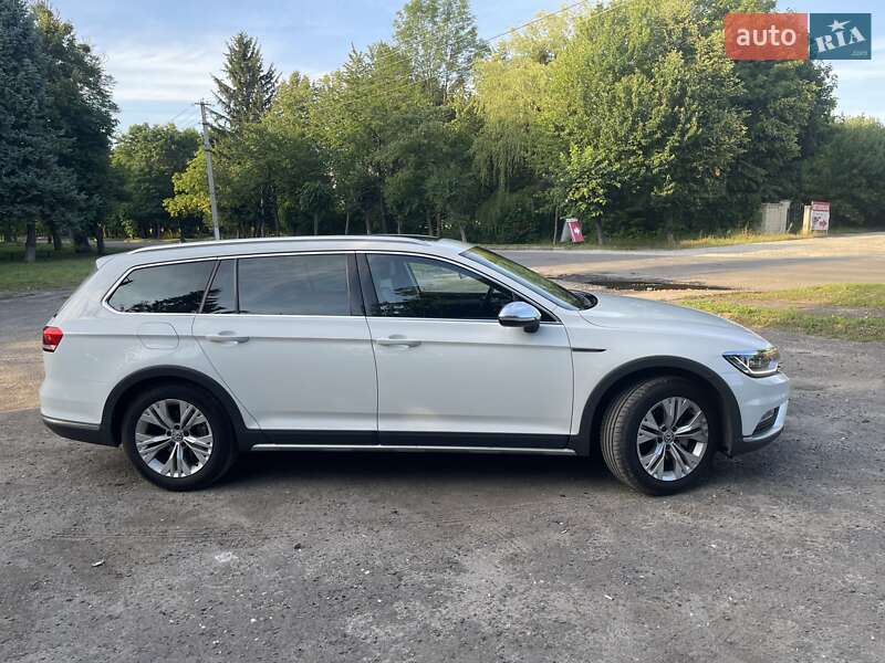 Универсал Volkswagen Passat Alltrack 2017 в Бродах