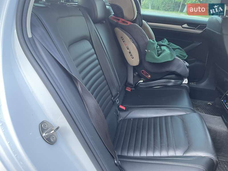 Универсал Volkswagen Passat Alltrack 2017 в Бродах