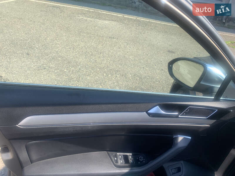 Универсал Volkswagen Passat Alltrack 2015 в Черновцах