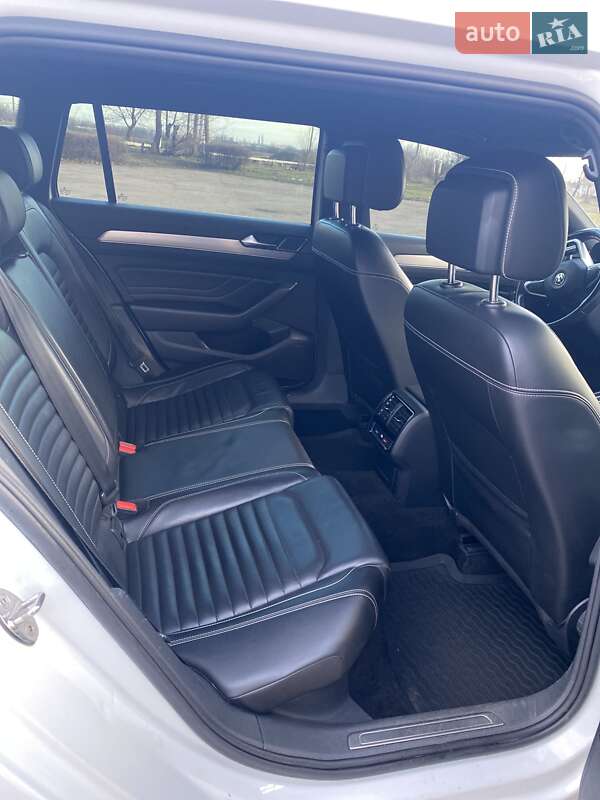 Универсал Volkswagen Passat Alltrack 2019 в Киеве фото 13 Универсал Volkswagen Passat Alltrack 2019 в Киеве