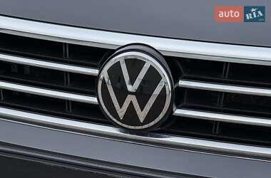 Універсал Volkswagen Passat Alltrack 2020 в 