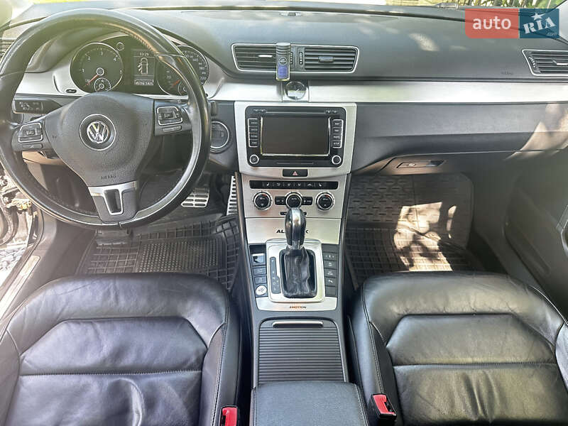 Универсал Volkswagen Passat Alltrack 2012 в Городке